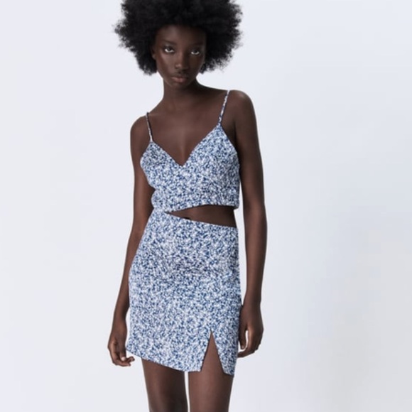Zara Tops Zara Blue Floral Print Crop Top Poshmark